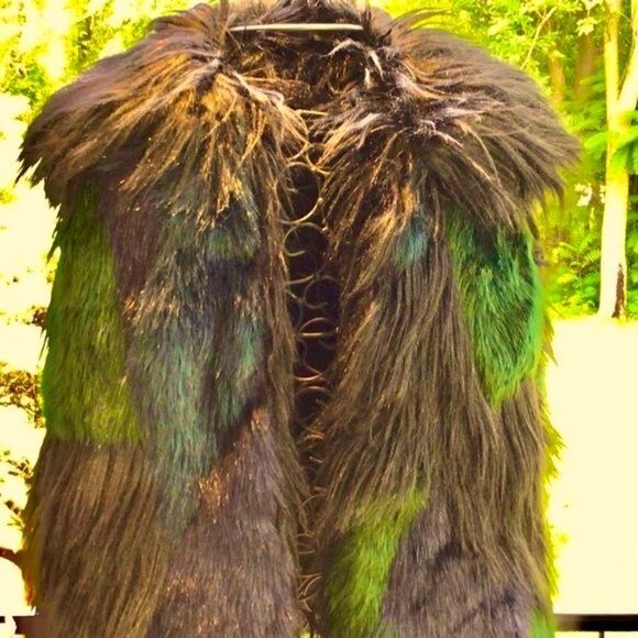 BLANK NYC PLUSH FAUX FUR VEST M NWT BLUE/BLACK COLOR BLEND - Picture 4 of 15